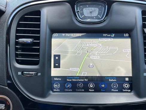 Used 2018 Chrysler 300 S w/ 300S Premium Group AWD/4WD image 21