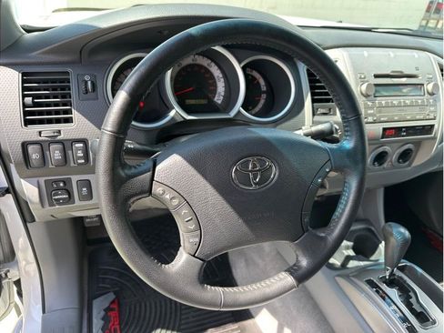 Used 2011 Toyota Tacoma 4x4 Double Cab w/ TRD Off-Road Pkg w/JBL Audio image 27
