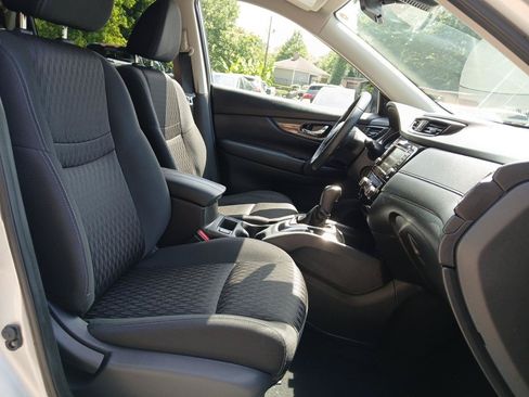 Used 2019 Nissan Rogue SV FWD image 17