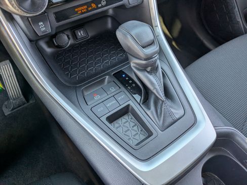 Used 2019 Toyota RAV4 LE image 25