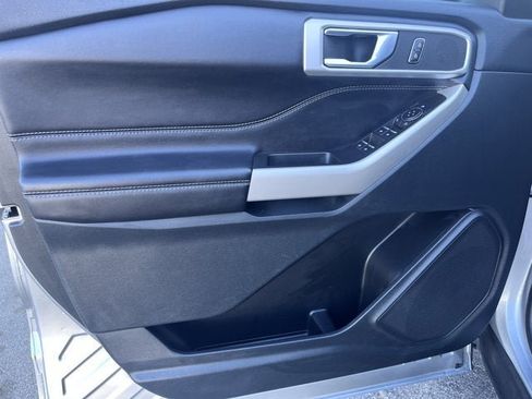 Used 2023 Ford Explorer XLT w/ Equipment Group 202A image 13