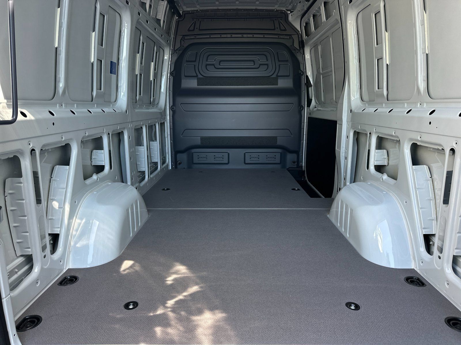 Used 2025 Mercedes-Benz Sprinter 2500 image 14