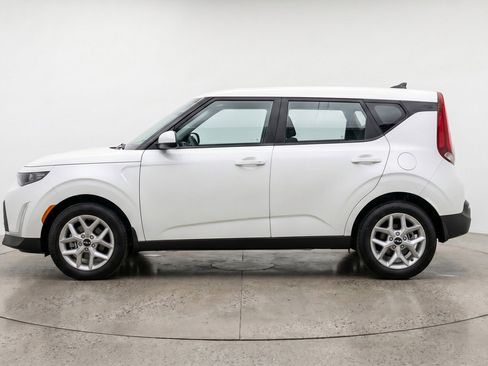 Used 2025 Kia Soul LX w/ LX Technology Package FWD image 5