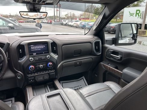 Used 2022 GMC Sierra 3500 Denali w/ Denali Ultimate Package image 14
