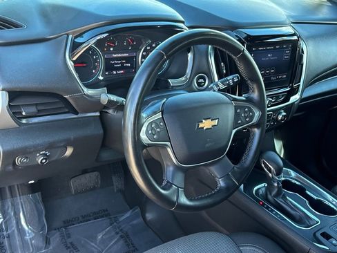 Used 2023 Chevrolet Traverse LT image 10