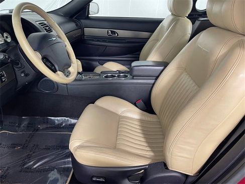 Used 2004 Ford Thunderbird image 2