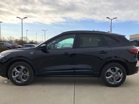 Certified 2023 Ford Escape ST-Line Select w/ Tech Pack #2 image 2