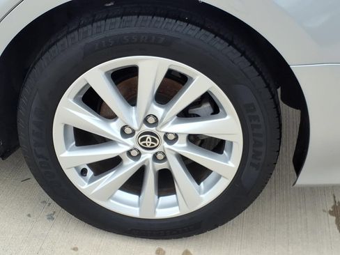 Used 2024 Toyota Camry LE FWD image 9