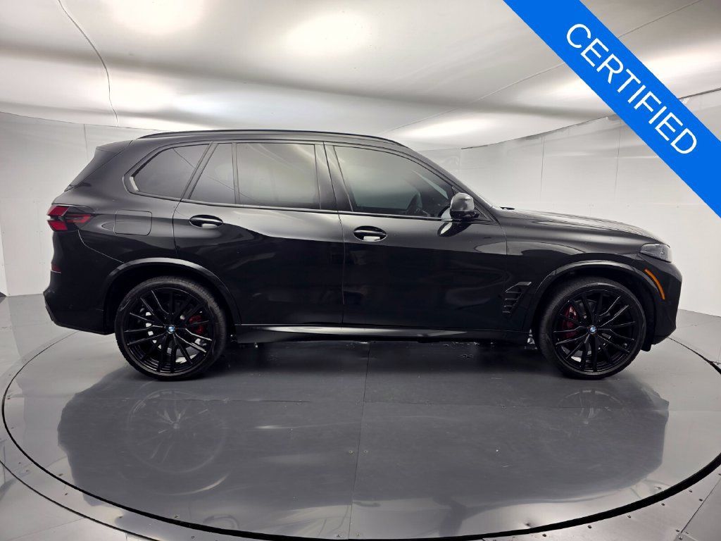 Certified 2025 BMW X5 sDrive40i w/ M Sport Package RWD image 3