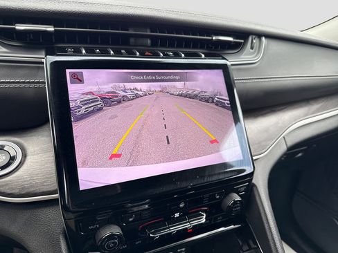 Used 2023 Jeep Grand Cherokee L Limited image 21