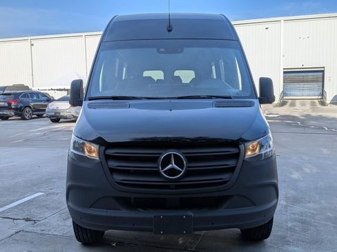 Used 2024 Mercedes-Benz Sprinter 2500 image 2