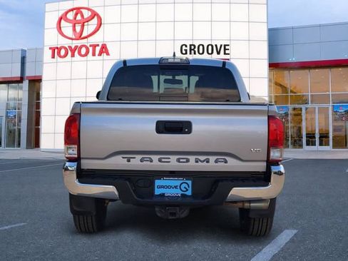 Used 2017 Toyota Tacoma TRD Off-Road w/ Tow Package (A/T) AWD/4WD image 5