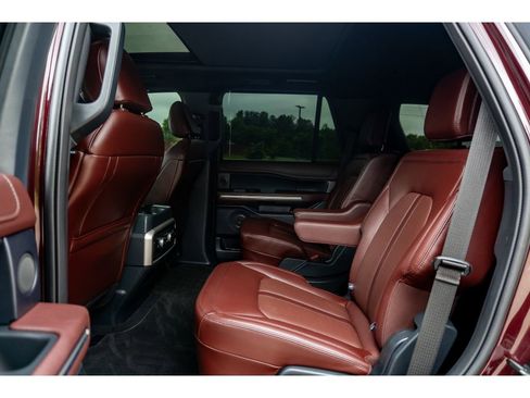 Used 2024 Ford Expedition Limited AWD/4WD image 15
