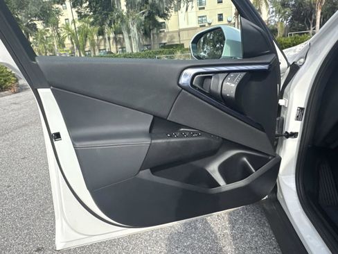 Certified 2025 BMW X3 xDrive30i image 17