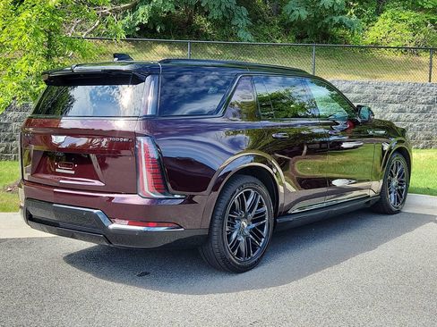 Used 2026 Cadillac Escalade IQL Sport 1 w/ LPO, ONYX Package AWD/4WD image 2