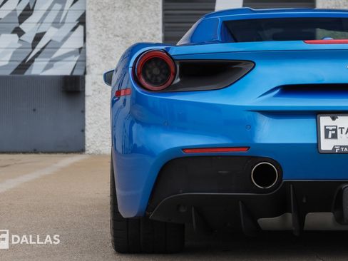 Used 2018 Ferrari 488 Spider RWD image 14