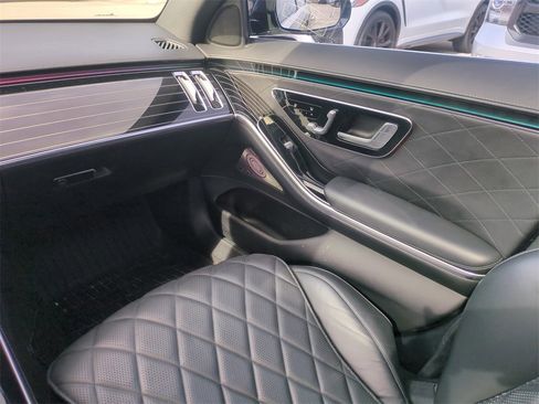 Used 2022 Mercedes-Benz S 580 S 580 w/ Rear Seat Package image 19