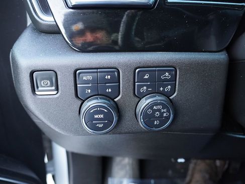 Certified 2023 Chevrolet Silverado 1500 LTZ w/ Z71 Off-Road Package image 23