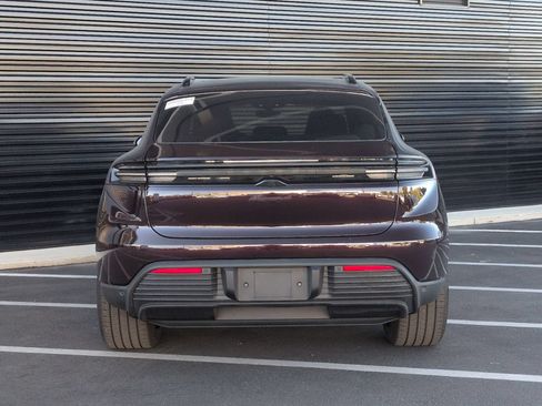 Certified 2025 Porsche Macan 4 Electric AWD/4WD image 6