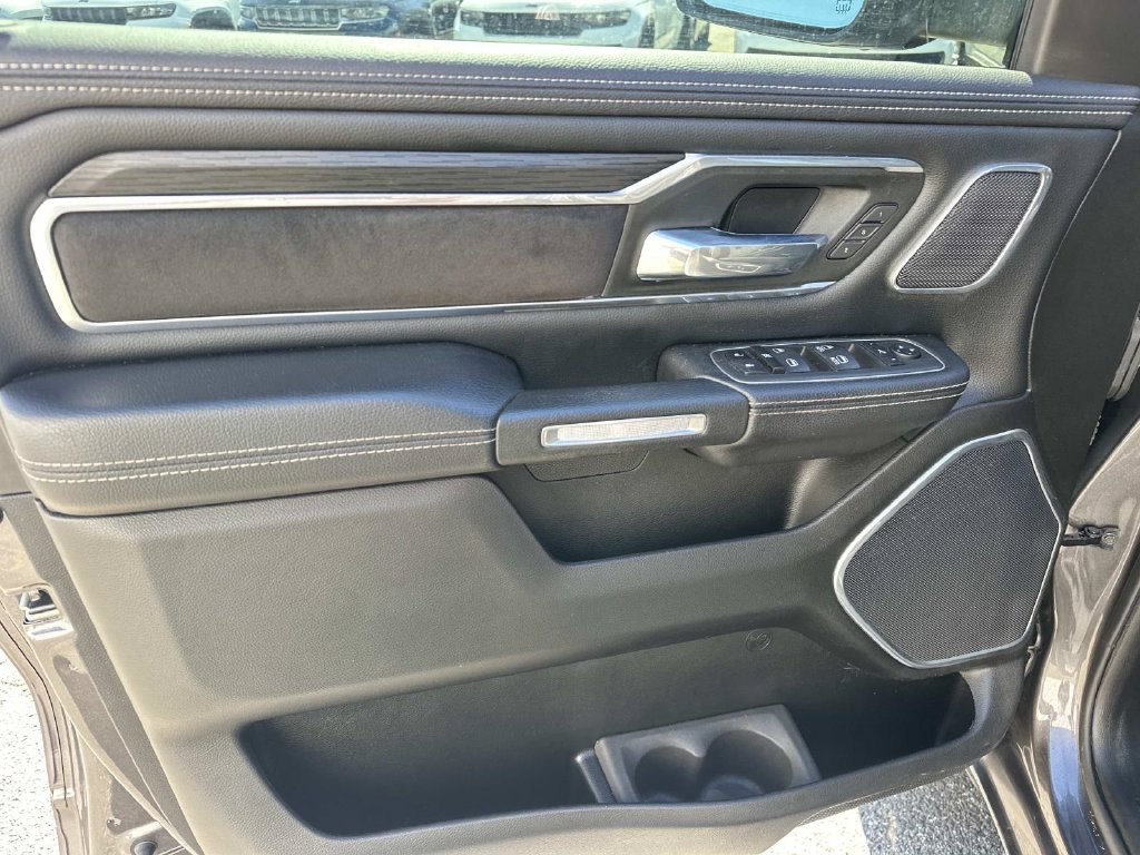 Used 2023 RAM 1500 Laramie AWD/4WD image 19