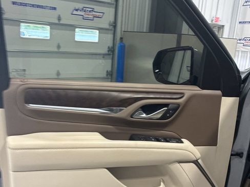 Used 2024 GMC Yukon Denali AWD/4WD image 18