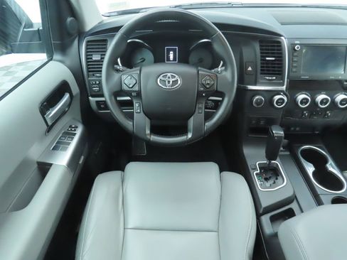 Used 2021 Toyota Sequoia Limited image 10