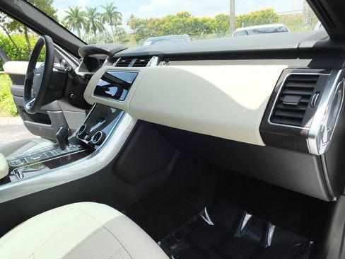 Used 2019 Land Rover Range Rover Sport HSE AWD/4WD image 22