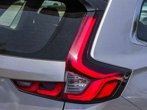 Used 2024 Honda CR-V LX image 9
