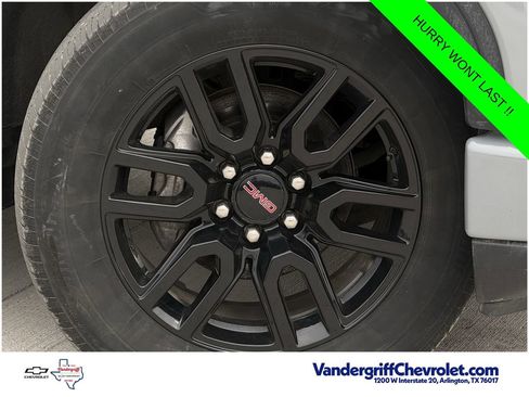 Used 2024 GMC Sierra 1500 Elevation AWD/4WD image 9