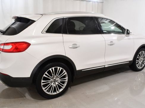 Used 2017 Lincoln MKX Reserve w/ Driver Assistance Package image 11