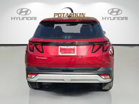 Certified 2025 Hyundai Tucson SE FWD image 6