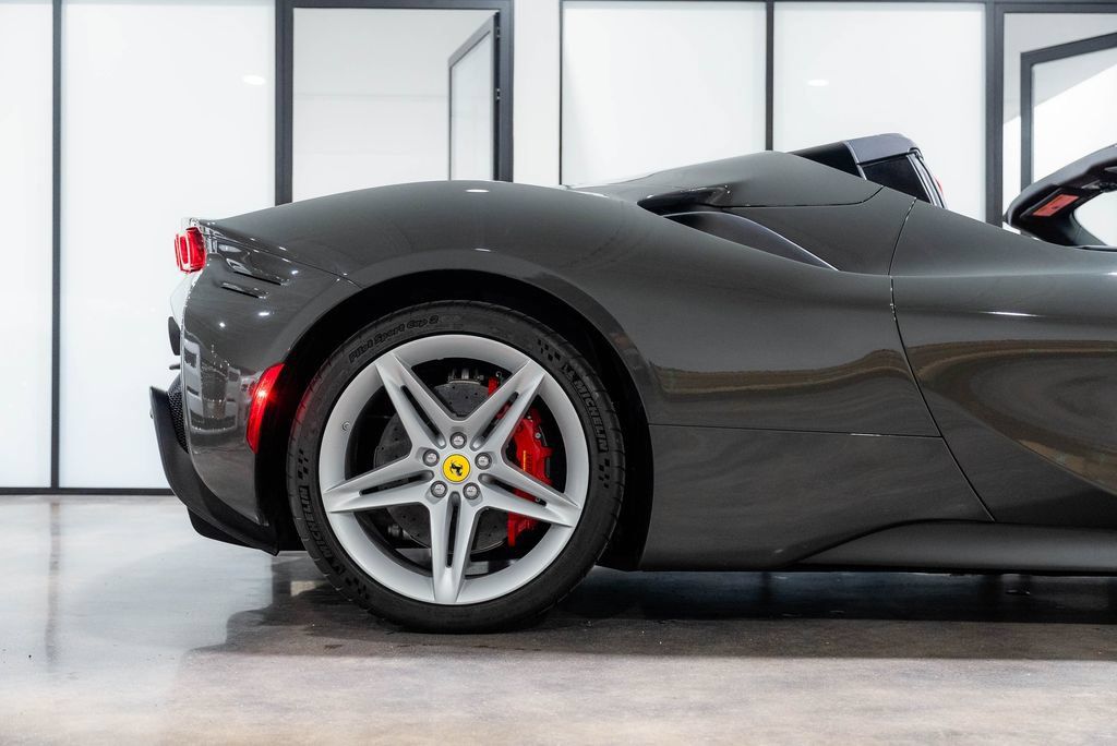 Used 2024 Ferrari SF90 Spider AWD/4WD image 34