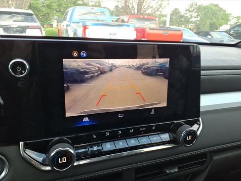 Used 2025 Chevrolet Colorado LT image 15