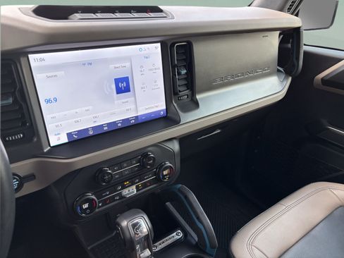 Used 2024 Ford Bronco Wildtrak AWD/4WD image 21