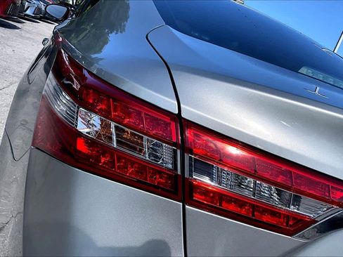 Used 2014 Toyota Avalon XLE Touring FWD image 28