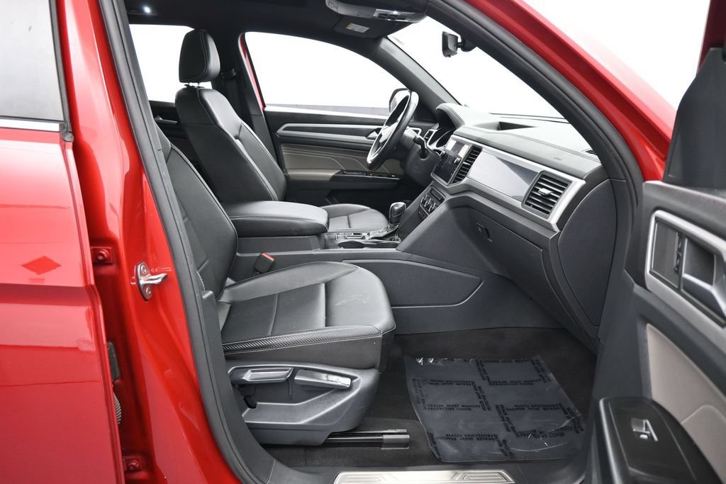Used 2021 Volkswagen Atlas Cross Sport SE w/ Panoramic Sunroof Package FWD image 41