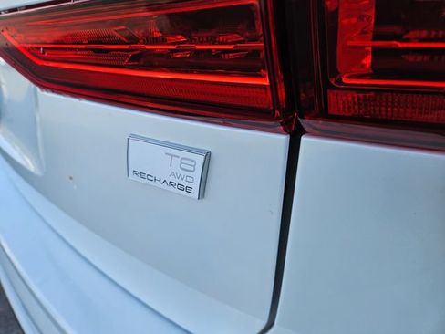 Certified 2023 Volvo XC60 T8 Ultimate w/ Climate Package AWD/4WD image 15