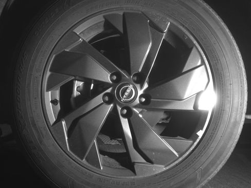 Used 2025 Nissan Rogue SV FWD image 12