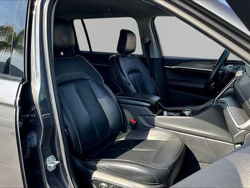 Used 2021 Jeep Grand Cherokee L Limited RWD image 29