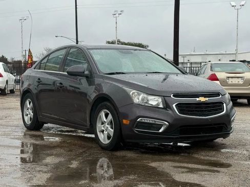 Used 2016 Chevrolet Cruze LT image 3