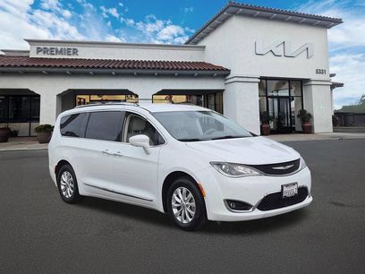 Used 2019 Chrysler Pacifica Touring-L w/ Advanced Safetytec Group