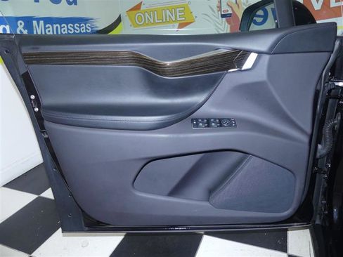 Used 2016 Tesla Model X 90D image 17