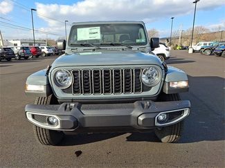 New 2026 Jeep Gladiator Sport video 2