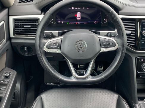 Used 2022 Volkswagen Atlas SEL R-Line AWD/4WD image 5