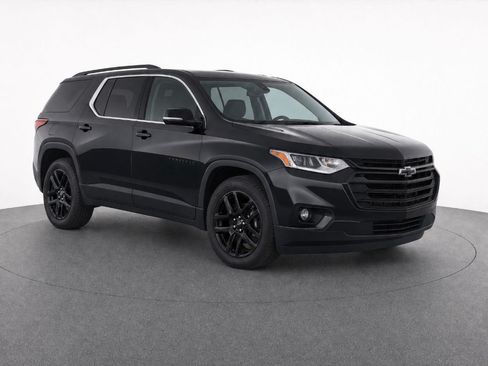 Used 2021 Chevrolet Traverse LT w/ LPO, Blackout Package AWD/4WD image 1