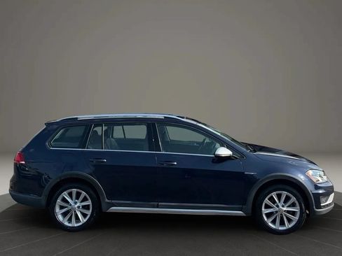Used 2017 Volkswagen Golf Alltrack SE AWD/4WD image 6