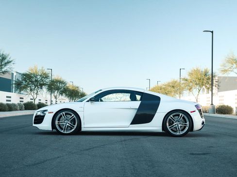 Used 2010 Audi R8 V10 image 7