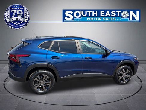 Used 2024 Chevrolet Trax LS FWD image 7