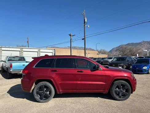 Used 2015 Jeep Grand Cherokee Altitude image 4