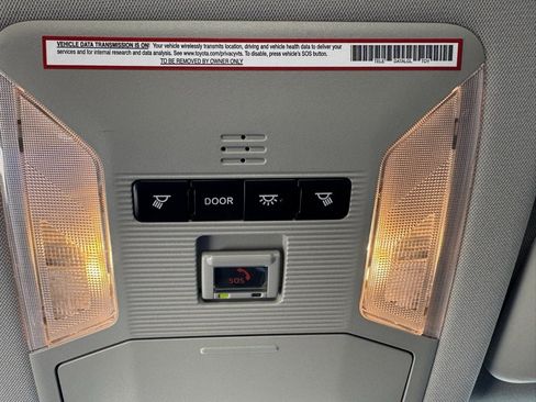 Used 2021 Toyota RAV4 LE image 31